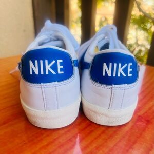 NIKE BLAZER LOW ‘77 VNTG VINTAGE WHITE-HYPER ROYAL BLUE SZ 10.5 [DA6364-103]